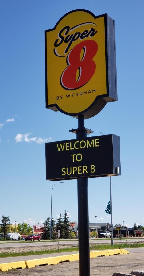Super 8 By Wyndham Spruce Grove Hotel Exterior photo